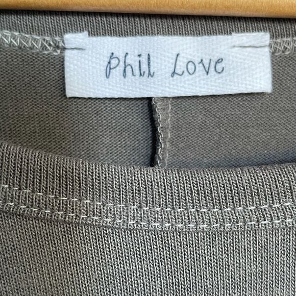 Better Together Rainbow Graphic top - Picture 3 of 4